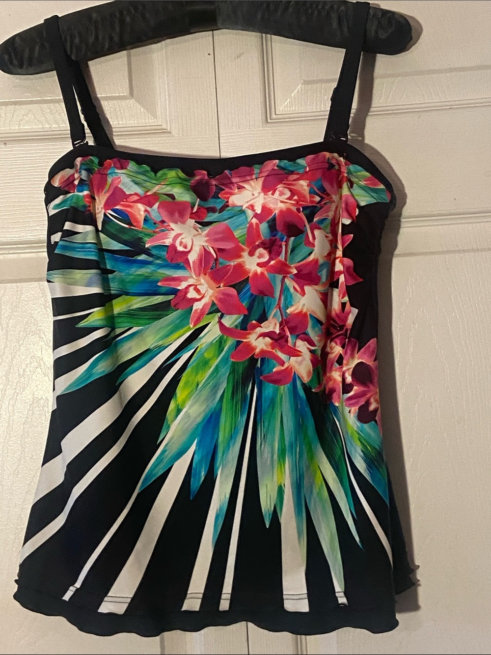 Maxine of Hollywood Black Tropical Floral 12 Top Pink & Green